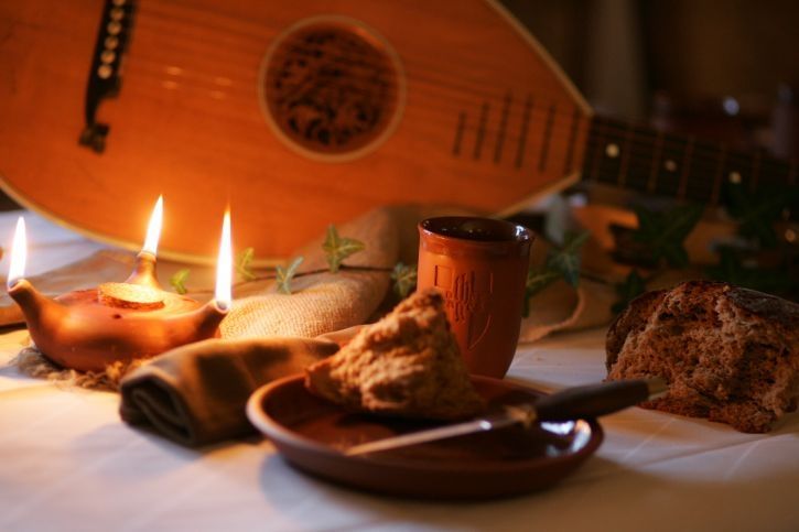 Bild zu Rittermahl „Ein Abend bei Hofe“ am 14.11.2020 - Auf der Wasserburg Haus Kemnade tafeln wie im Mittelalter