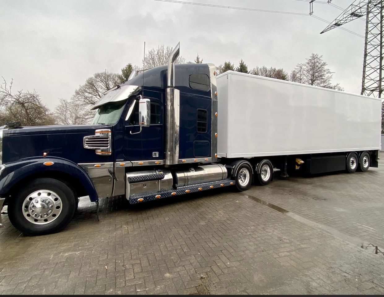 Bild zu Mobile Markeninszenierung mit US-Showtruck