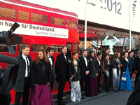Bild zu Londonbus beim Ball des Sports 2012
