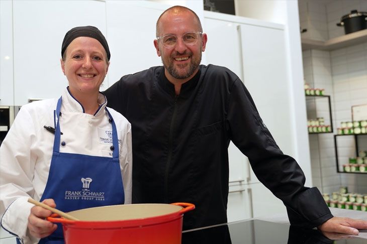 Bild zu Neue Köchin hebt die Frauenquote bei der FSGG an - Ulrike Plate hat die Freude am Kochen wiedererlangt