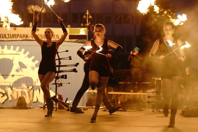 Bild zu Feuershow für die Venezianische Messe in Ludwigsburg
