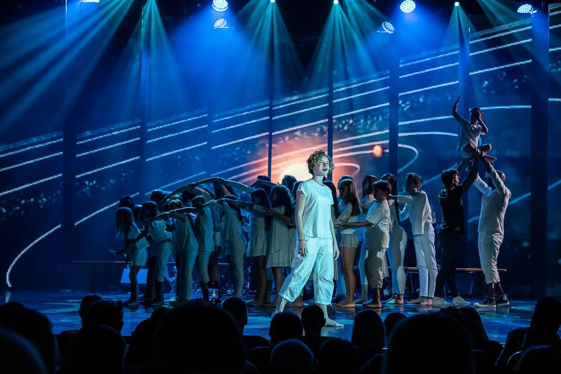 Bild zu Stars und Newcomer Hand in Hand: Drittes Broadway Dreams Camp im Europa-Park