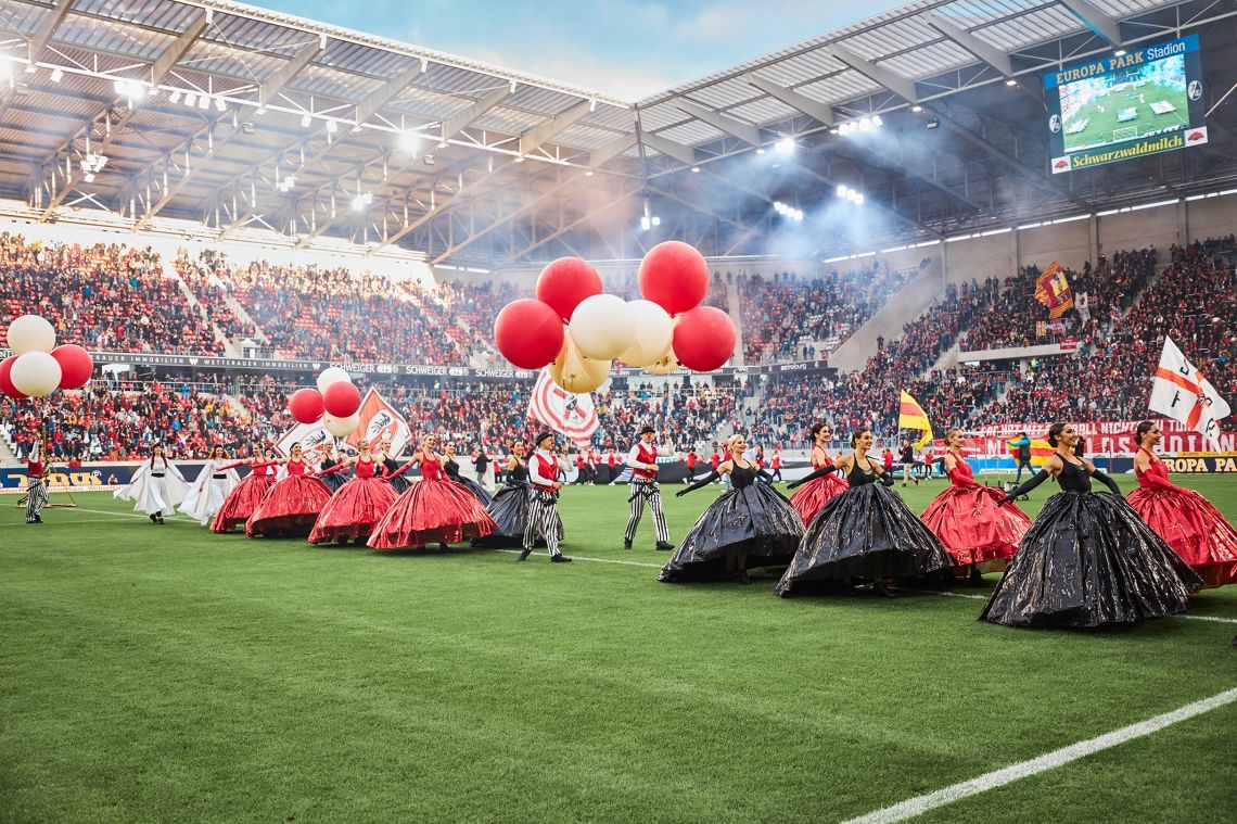 Bild zu Europa-Park Stadion mit fulminanter Show eröffnet