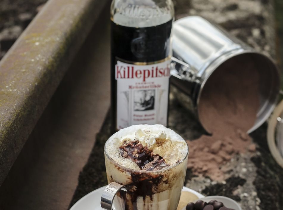 Bild zu Killepitsch mit neuen kühl-heißen Cocktails für Gastronomen – Ellen Kamrad organisiert Fotoshooting