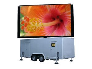 Bild zu VELTEN präsentiert LED-Trailer Cobra V8 - ´Ein Eyecatcher für jede Veranstaltung`