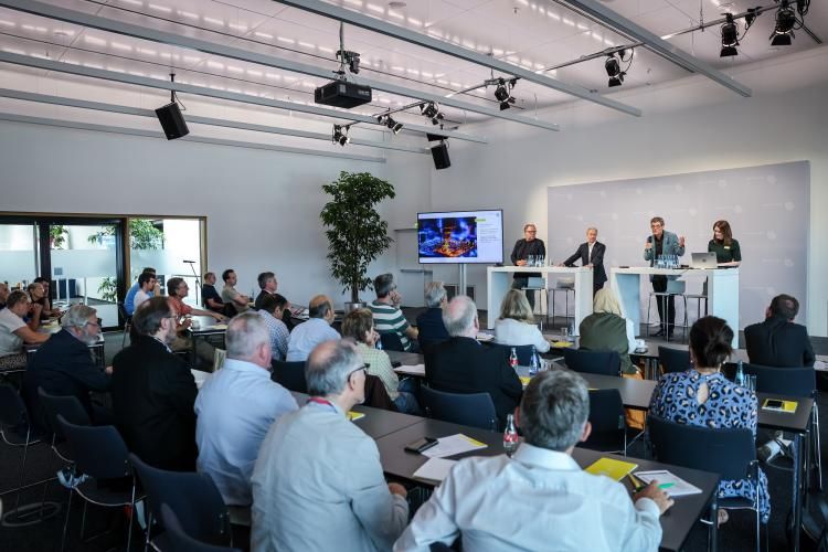 Bild zu Messe Stuttgart mit Rekordjahr und Blick nach vorn