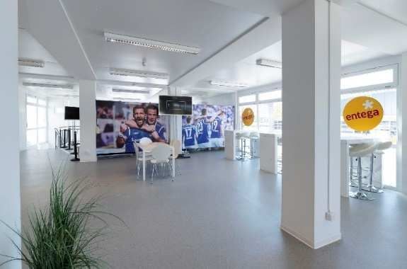 Bild zu Sportliche Leistung: Komplette Montage in nur einer Woche Mobile VIP-Lounge beim SV Darmstadt 98