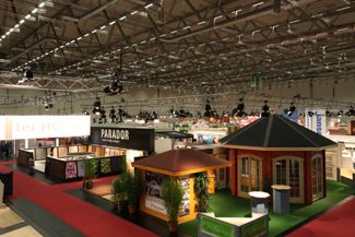 Bild zu müllermusic sorgte beim ´Branchentag Holz` für die gesamte Standbeleuchtung