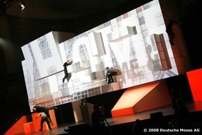 Bild zu insglück inszenierte die Eröffnungsveranstaltung der CeBIT