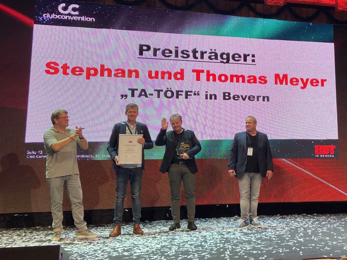 Bild zu Branchenaward: Stephan und Thomas Meyer vom „Ta-Töff“ in Bevern mit Discotheken-Unternehmerpreis 2021 ausgezeichnet