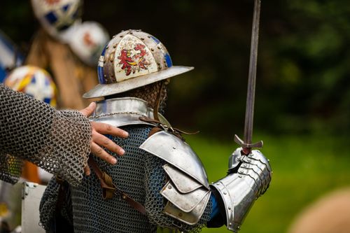 Bild zu Kinderritterfest auf Burg Satzvey: Am 31. Mai und 1. Juni werden Kinder zu Rittern