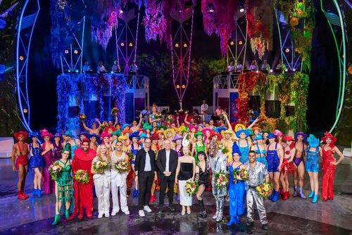 Bild zu FALLING | IN LOVE Grand Show verabschiedet sich mit historischem Besucherrekord: über 900.000 Gäste!