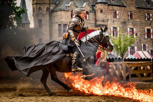 Bild zu Ritterfestspiele auf Burg Satzvey an Pfingsten
