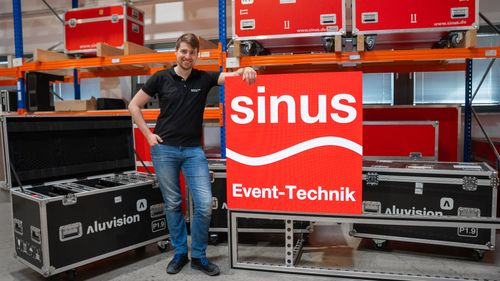 Bild zu Bühnenbilder und Messeauftritte im Premium-Look - Sinus investiert in modulares Rahmenbausystem und hochauflösende LED-Wand