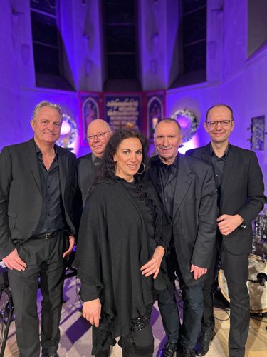 Bild zu Swinging Christmas mit der Night & Day Band feat. Antonella
