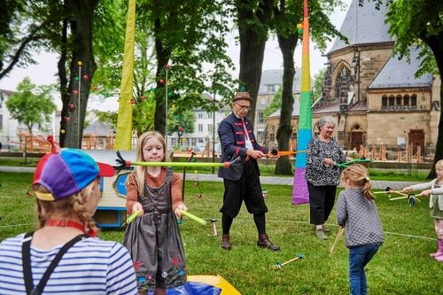 Bild zu Die Sauresani-Zirkus-Schule