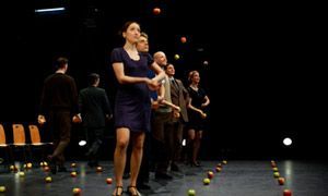 Bild zu Gandini Juggling (UK): Tanzjonglage für Bühne, Event, Varieté und Straße