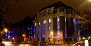 Bild zu Ehemaliges Düsseldorfer Amtsgericht erstrahlte in neuem Lichterglanz