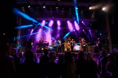 Sommer, Sonne, Party! De Coronas bringen Beachvibes auf deine Events