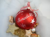 Weihnachtskugeln von Hand verziert: persönlich und bezaubernd!