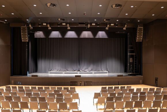 Bild zu Kathrin-Türks-Halle Dinslaken mit neuem VIO-Beschallungssystem von dBTechnologies