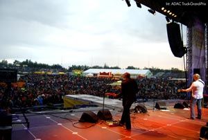 Bild zu Perfekte Akustik und stimmungsvolle Lichtatmosphäre beim ADAC Truck-Grand-Prix 
